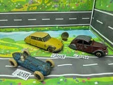 (425)  voiture Dinky Toys