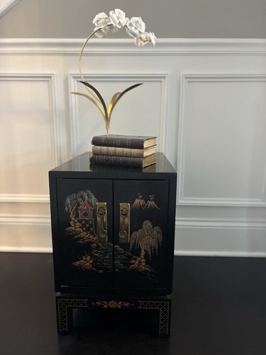Chinoiserie style accent - style,