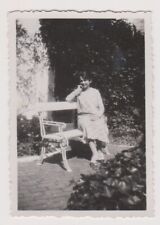 Photo ancienne ?️ Femme banc jardin Londerzeel Belgique été 1931 rétro ?