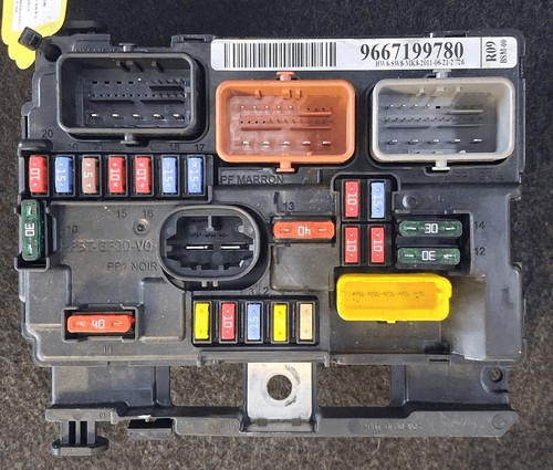 9667199780 boîte fusibles - 9667199780,