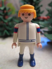 Homme recherche baleine plage