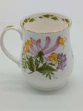 Mug Tasse Céramique Fine Bone China Décor Floral Collection Vaisselle Maison