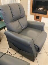 2 Fauteuils releveurs électrique 