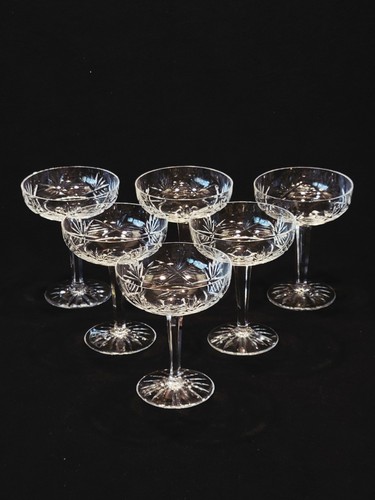 Coupes champagne en - À,