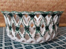 faïence de Malicorne corbeille boule ajourée losange verte signée Paul LECOMTE