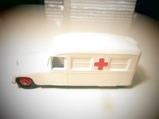 DINKY TOYS JOUET  DAIMLER  AMBULANCE   -  ORIGINAL - JOUET ANCIEN