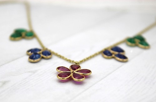 Collier fleur minimaliste