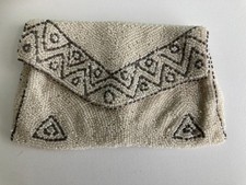 AUMONIERE ou SAC DE BAL EN SABLE DE PERLES