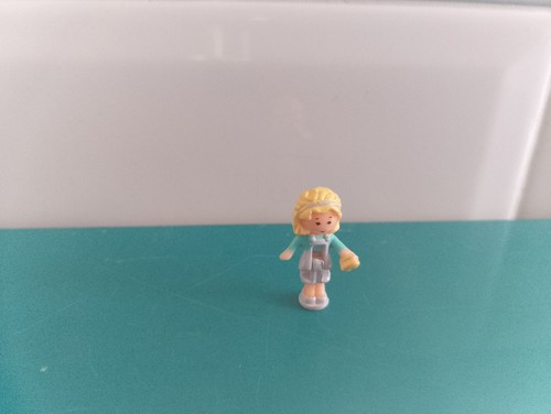 Polly pocket figurine - , doll