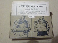 BOITE TRIANGULAR  BANDAGE POUR FIRST AID KIT US medic usmd nurse casque wac