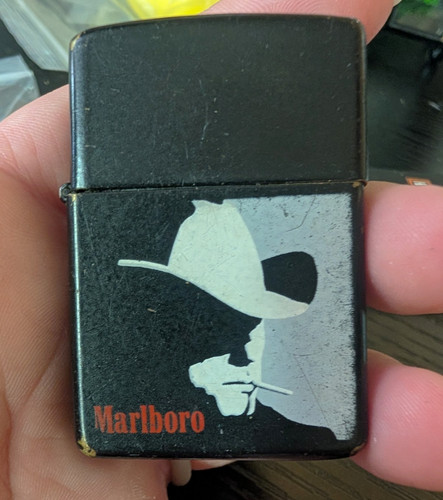 Zippo marlboro black flip top - marlboro,
