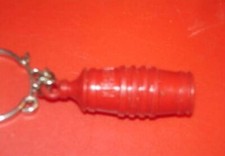 02 : PORTE CLES FIGURINE LITRE TONNEAU KIRAVI