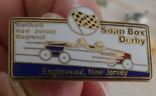 PIN'S COURSE CAISSE A SAVON