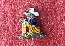 T28 Pins COWBOY FARMER SITTING