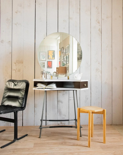 Louise coiffeuse en - coiffeuse,