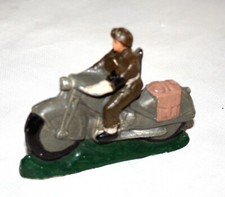 Plâtre et farine : motard