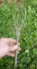 Gros fouet ancien de cuisine