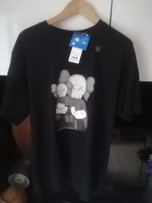 T-Shirt Homme KAWS x Uniqlo 09