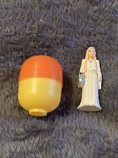 Kinder Surprise De La Série Le Seigneur des Anneaux La Reine