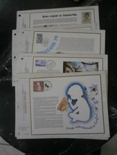 36 feuillets philatéliques