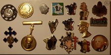 De Gaulle: Pin's, insignes