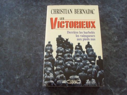 Les victorieux derrière - les,
