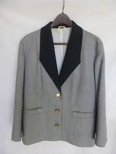 Makyta Women’s Skirt Suit