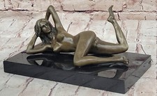 Chair Jeune Sexy Femme Bronze