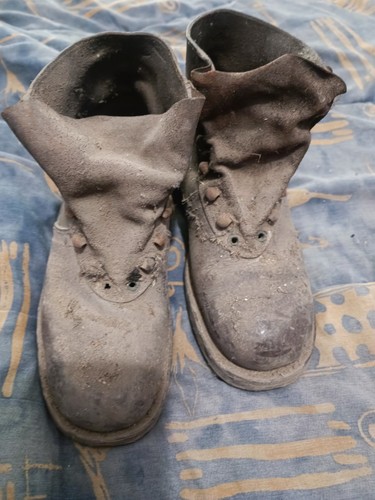Anciennes chaussures cuir - anciennes, en