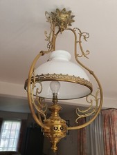 Grande suspension vintage, début 20 ème, en cuivre et opaline. Hauteur totale 85