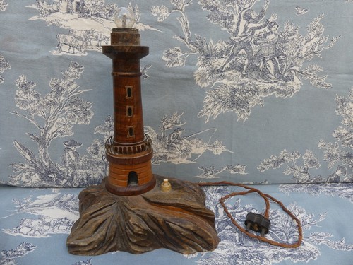 Lampe phare bois sculpté - lampe,