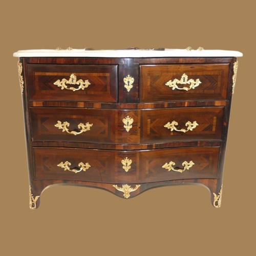 Commode galbée marquetée - ,,