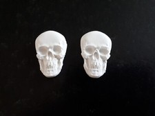 deux moulures tête de mort en