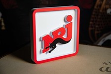 NRJ décoration murale logo à