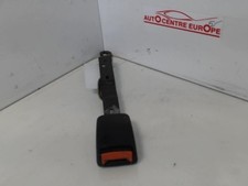 Attache ceinture avant droit