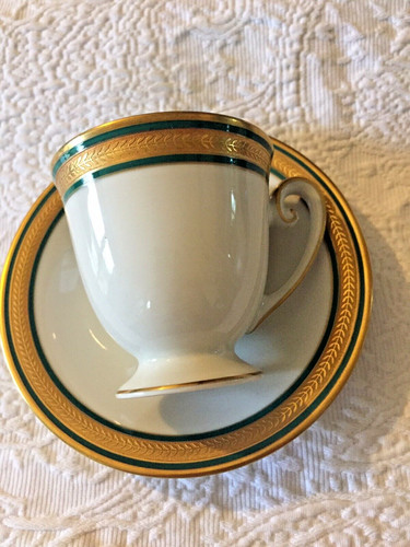 Tasse sous porcelaine - et,