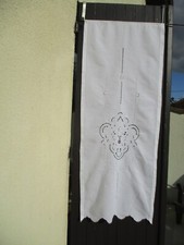 rideau brodé main vintage