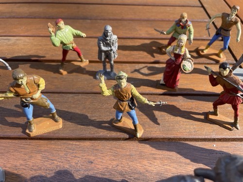 Lot figurines caiffa - lot,