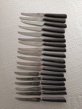 Lot de 18 couteaux à dessert