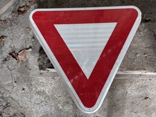 panneau de circulation CÉDER LE PASSAGE en alu voir photo.47 cm Frais de port et