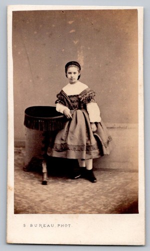 Cdv 1865 élégante fillette - 1865,