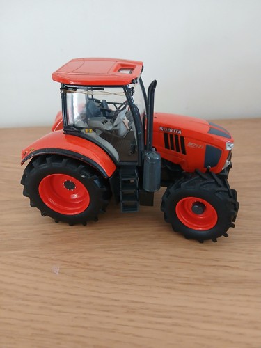 Universal hobbies tracteur - hobbies,