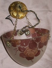 Lemière : Suspension art déco globe " obus " verre peint de roses ( usures )