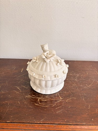 Ancien boite bonbonnière - boite,