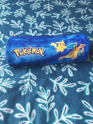 Trousse pokemon dracaufeu - trousse,