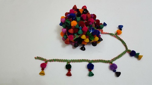 Beau pompon bonne - taille, et