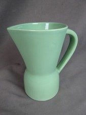 PICHET ancien en faïence, de SAINT-CLEMENT. Vert.