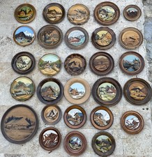 28 TABLEAUX ASSIETTES EN BOIS SCULPTE DECOR MONTAGNES CHALETS SIGNES DURR YVET