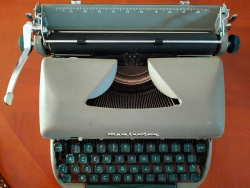 Très belle machine écrire - très,
