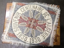 Ancien tapis carré de soie